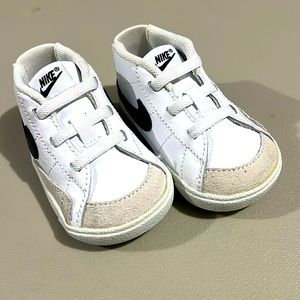 White off white/black check baby Nike